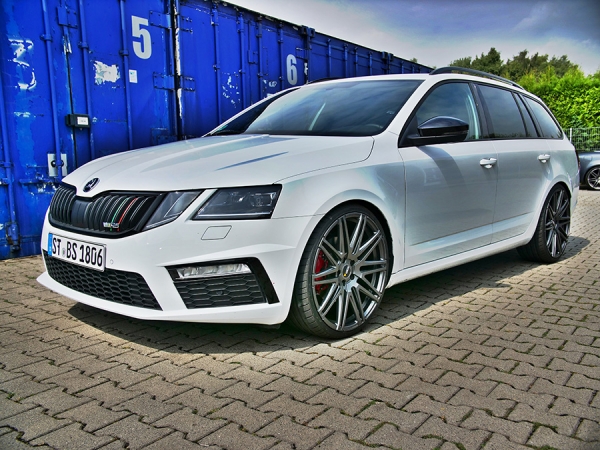 Skoda Octavia 5E mit Eibach Sportline Gewindefedern und 20 Zoll Twin-Monotube-Projekt Felgen